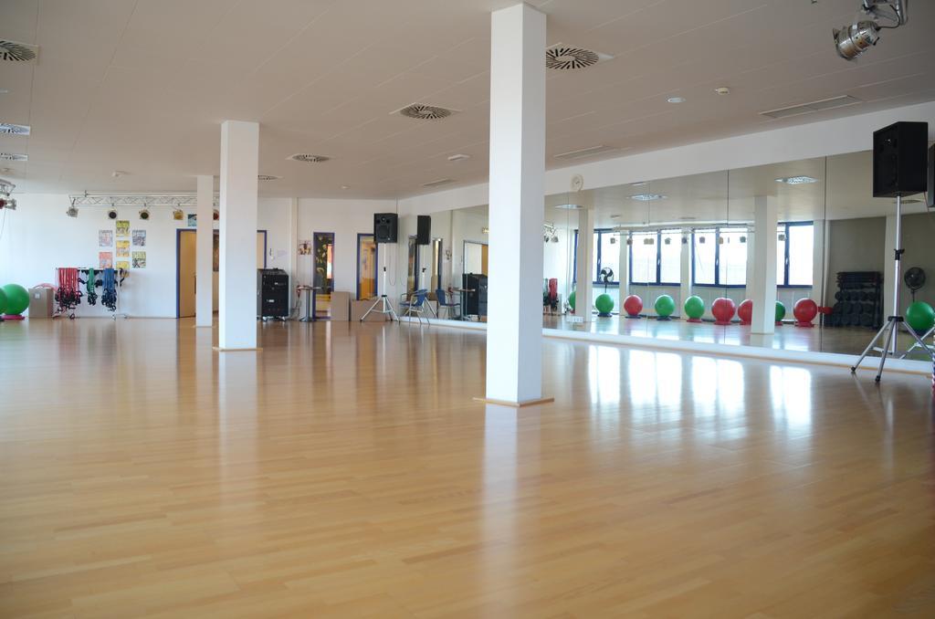 הלברשטאדט Hotel Ambiente מראה חיצוני תמונה